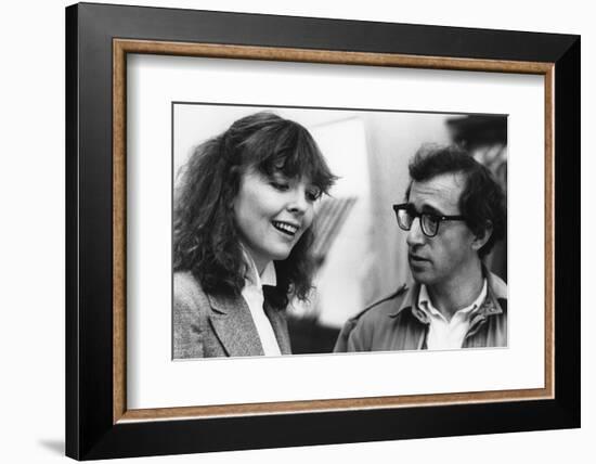 Diane Keaton and Woody Allen MANHATTAN, 1979 directed by Woody Allen (b/w photo)-null-Framed Photo