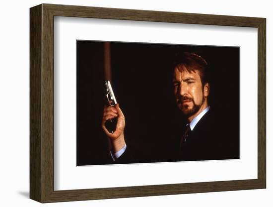 DIE HARD, 1988 directed by JOHN Mc TIERNAN Alan Rickman (photo)-null-Framed Photo