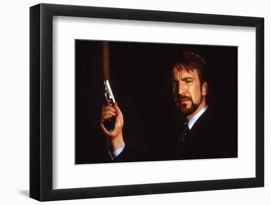 DIE HARD, 1988 directed by JOHN Mc TIERNAN Alan Rickman (photo)-null-Framed Photo