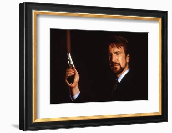 DIE HARD, 1988 directed by JOHN Mc TIERNAN Alan Rickman (photo)-null-Framed Photo