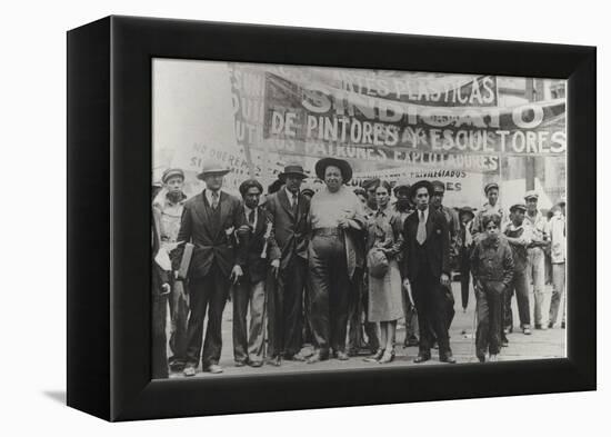 Diego Rivera and Frida Kahlo in the May Day Parade, Mexico City, 1st May 1929-Tina Modotti-Framed Premier Image Canvas