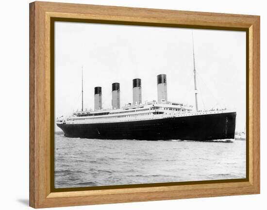 Digitally Restored Photo of RMS Titantic Departing Southampton-null-Framed Premier Image Canvas