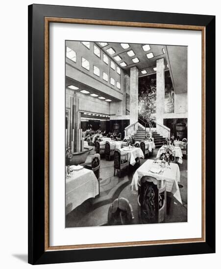 Dining Room on the Ocean Liner 'Ile De France', 1926 (B/W Photo)-French Photographer-Framed Giclee Print