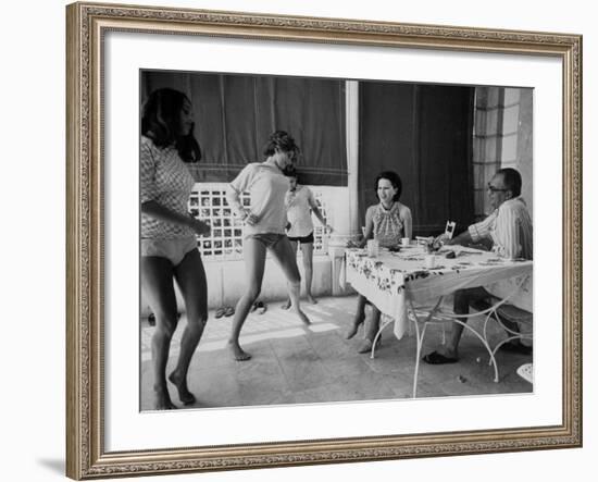 Director Dino De Laurentis and Actress Wife Silvana Mangano with Family-Carlo Bavagnoli-Framed Premium Photographic Print