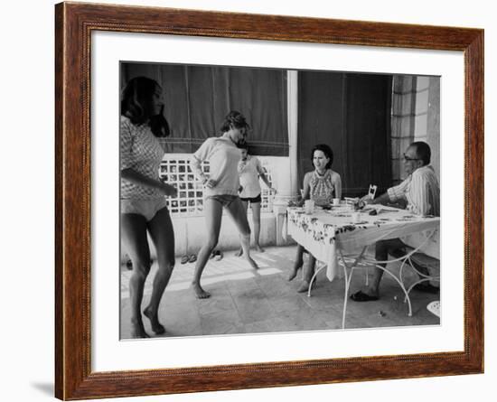 Director Dino De Laurentis and Actress Wife Silvana Mangano with Family-Carlo Bavagnoli-Framed Premium Photographic Print