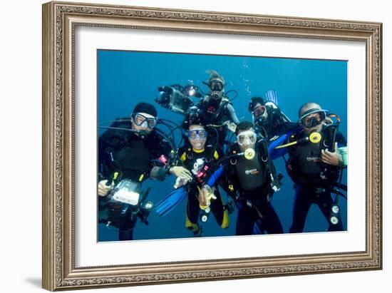 Divers-Matthew Oldfield-Framed Photographic Print