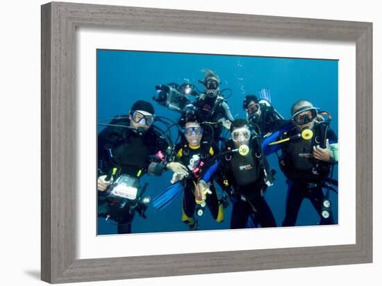 Divers-Matthew Oldfield-Framed Photographic Print