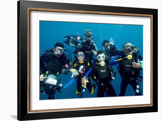 Divers-Matthew Oldfield-Framed Photographic Print