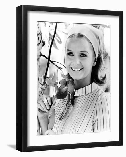 Divorce American Style, Debbie Reynolds, 1967-null-Framed Photo