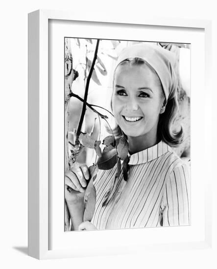 Divorce American Style, Debbie Reynolds, 1967-null-Framed Photo