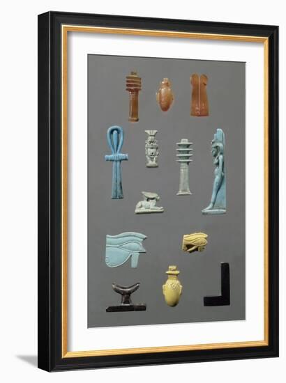 Djed, oudjat jaune, coeur, Ankh, oudjat bleu, Bès, Isis, deux plumes cornaline, lièvre, équerre-null-Framed Giclee Print