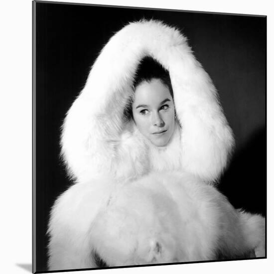 Doctor Zhivago, Geraldine Chaplin, 1965-null-Mounted Photo