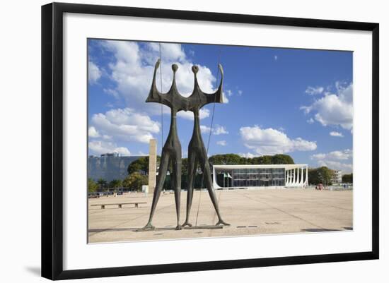 Dois Candangos (Two Labourers) Sculpture-Ian Trower-Framed Photographic Print