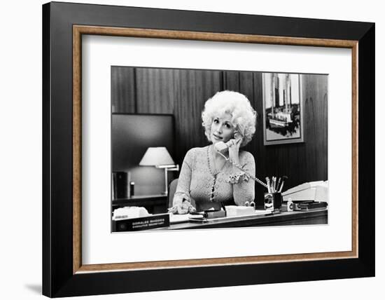 DOLLY PARTON. "NINE TO FIVE" [1980], directed by COLIN HIGGINS.-null-Framed Photographic Print