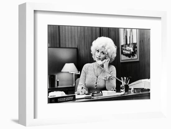 DOLLY PARTON. "NINE TO FIVE" [1980], directed by COLIN HIGGINS.-null-Framed Photographic Print