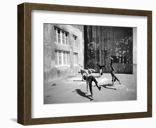 Don't Move 1, 2015-Jaschi Klein-Framed Photographic Print