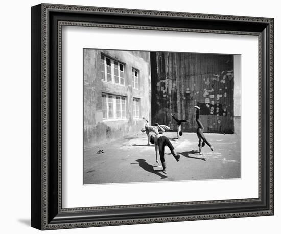 Don't Move 1, 2015-Jaschi Klein-Framed Photographic Print