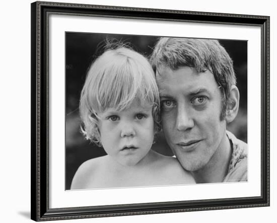 Donald Sutherland with Son Kiefer-Co Rentmeester-Framed Premium Photographic Print