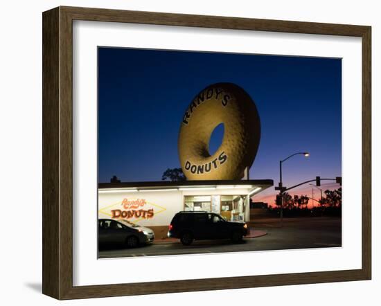 Donut's Shop at Dawn, Randy's Donuts, Inglewood, Los Angeles County, California, USA-null-Framed Photographic Print