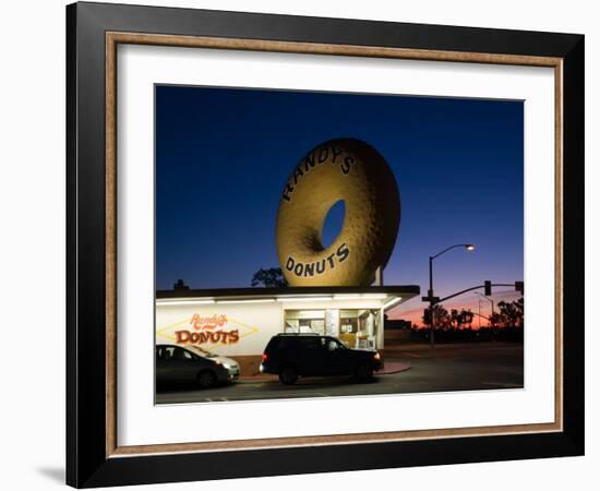 Donut's Shop at Dawn, Randy's Donuts, Inglewood, Los Angeles County, California, USA-null-Framed Photographic Print