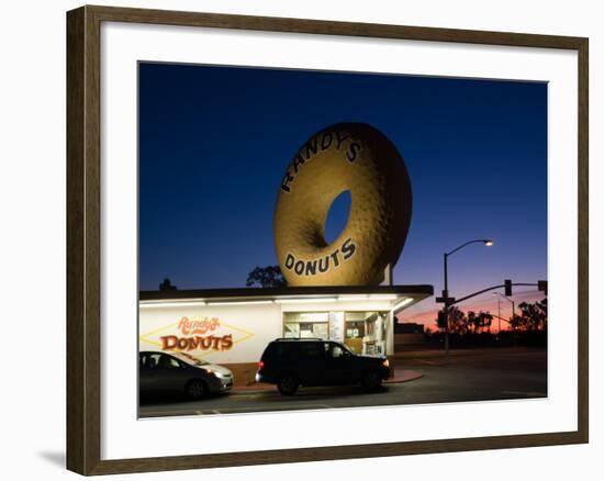 Donut's Shop at Dawn, Randy's Donuts, Inglewood, Los Angeles County, California, USA-null-Framed Photographic Print