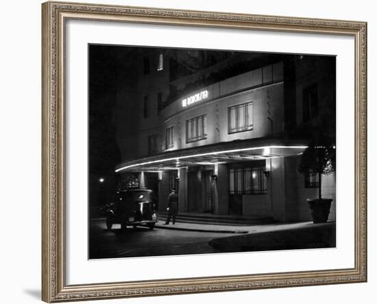 Dorchester Hotel 1930S-null-Framed Photographic Print