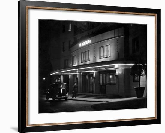 Dorchester Hotel 1930S-null-Framed Photographic Print