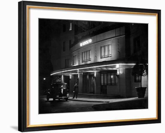 Dorchester Hotel 1930S-null-Framed Photographic Print