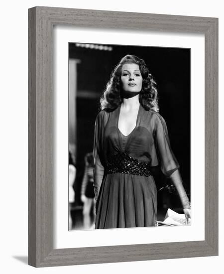 DOWN TO EARTH, 1947 directed by ALEXANDER HALL Rita Hayworth (b/w photo)-null-Framed Photo