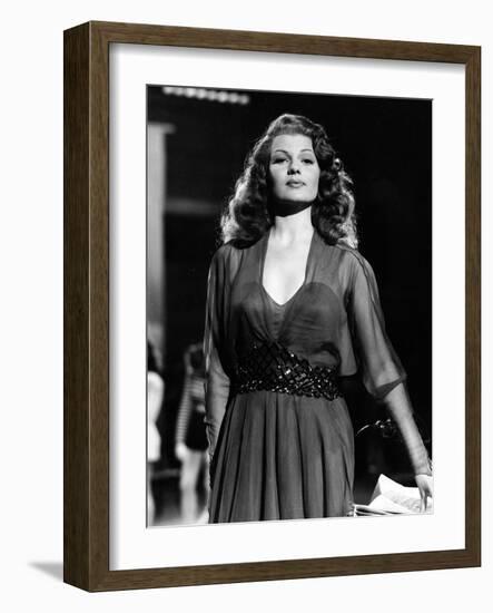 DOWN TO EARTH, 1947 directed by ALEXANDER HALL Rita Hayworth (b/w photo)-null-Framed Photo