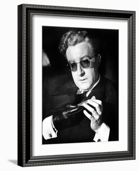 Dr. Strangelove, (aka Dr. Strangelove or: How I Learned To Stop Worrying And Love The Bomb), 1964-null-Framed Photo