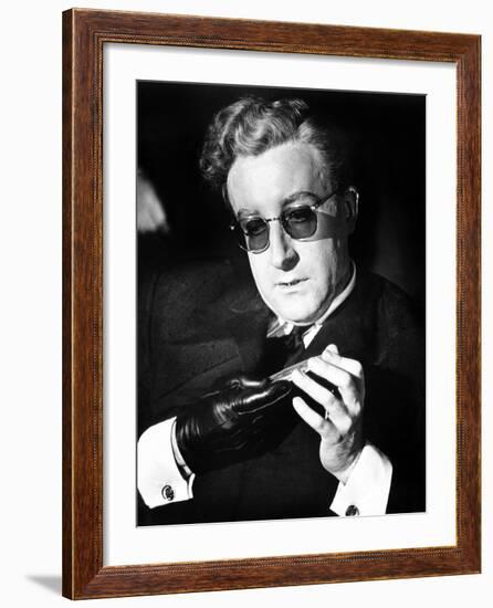 Dr. Strangelove, (aka Dr. Strangelove or: How I Learned To Stop Worrying And Love The Bomb), 1964-null-Framed Photo