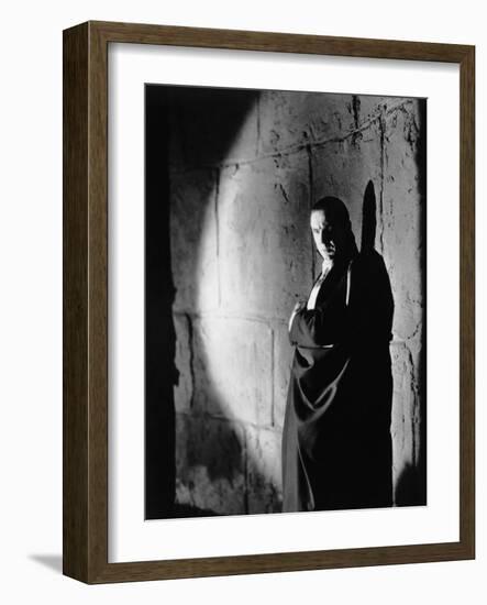 Dracula, Bela Lugosi, 1931-null-Framed Premium Photographic Print