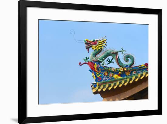 Dragon sculpture on the roof of South Putuo Temple, Xiamen, Fujian Province, China-Keren Su-Framed Premium Photographic Print