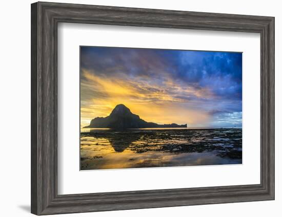 Dramatic Sunset Light over the Bay of El Nido, Bacuit Archipelago, Palawan, Philippines-Michael Runkel-Framed Photographic Print