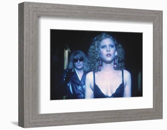 DRESSED TO KILL, 1980 directed by BRIAN by PALMA Michael Caine / Nancy Allen (photo)-null-Framed Photo