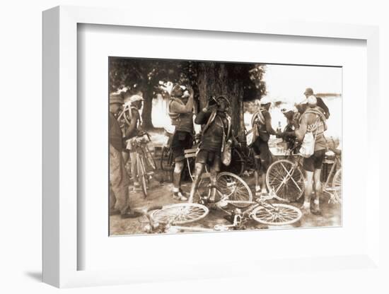 Drinkers-Presse ’E Sports-Framed Photographic Print