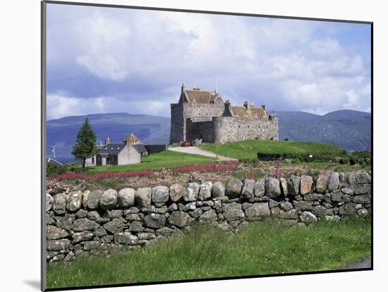Duart Castle, Isle of Mull, Argyllshire, Inner Hebrides, Scotland, United Kingdom-Roy Rainford-Mounted Photographic Print