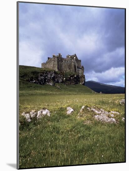 Duart Castle, Isle of Mull, Argyllshire, Inner Hebrides, Scotland, United Kingdom-Christina Gascoigne-Mounted Photographic Print