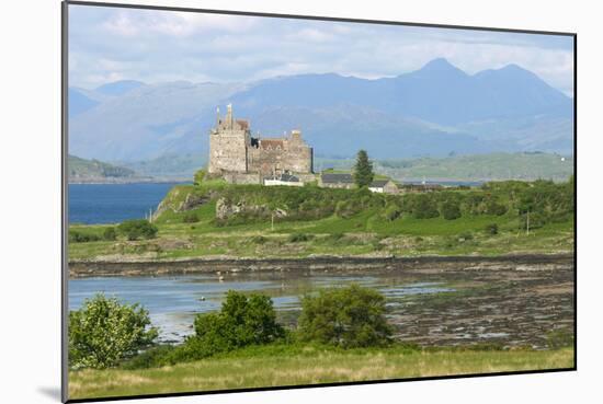 Duart Castle, Near Craignure, Mull, Argyll and Bute, Scotland-Peter Thompson-Mounted Photographic Print