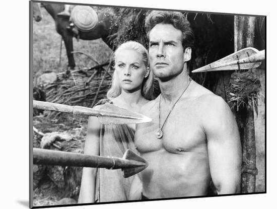 Duel of the Titans, (Aka Romolo E Remo), from Left: Virna Lisi, Steve Reeves, 1961-null-Mounted Photo