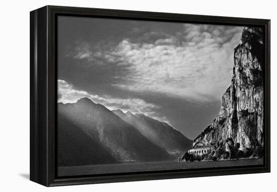 Early Morning Light on Lke Garda-Adrian Campfield-Framed Premier Image Canvas