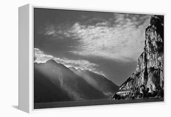 Early Morning Light on Lke Garda-Adrian Campfield-Framed Premier Image Canvas