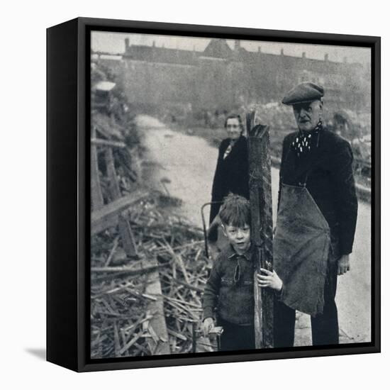 'East End family', 1941-Cecil Beaton-Framed Stretched Canvas