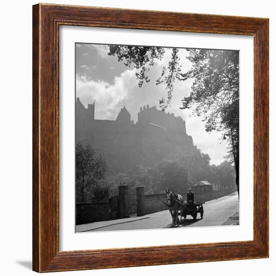 Edinburgh Castle 1910-Staff-Framed Photographic Print