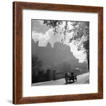 Edinburgh Castle 1910-Staff-Framed Photographic Print