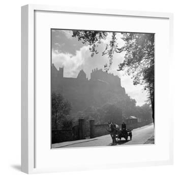 Edinburgh Castle 1910-Staff-Framed Photographic Print