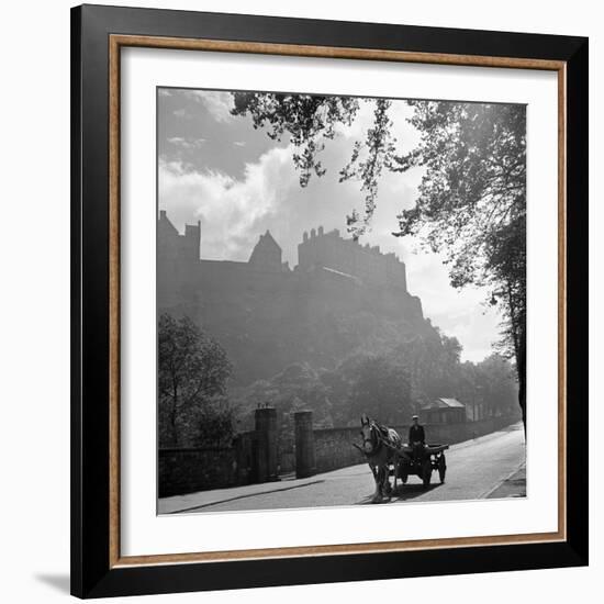 Edinburgh Castle 1910-Staff-Framed Photographic Print