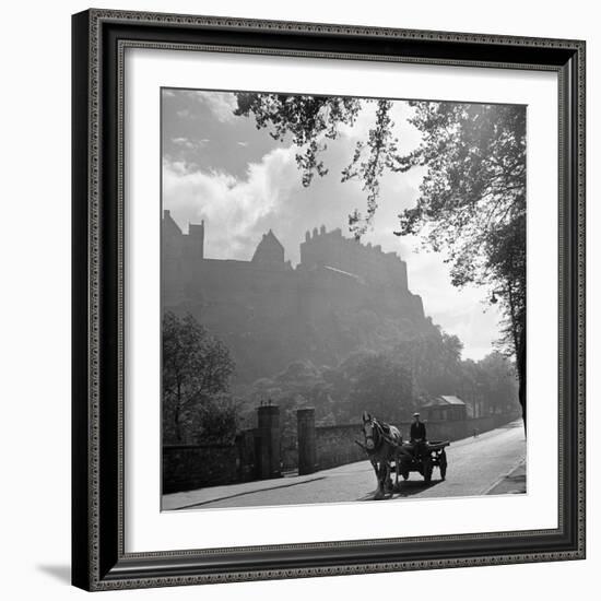 Edinburgh Castle 1910-Staff-Framed Photographic Print