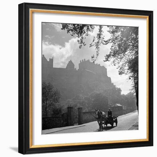 Edinburgh Castle 1910-Staff-Framed Photographic Print